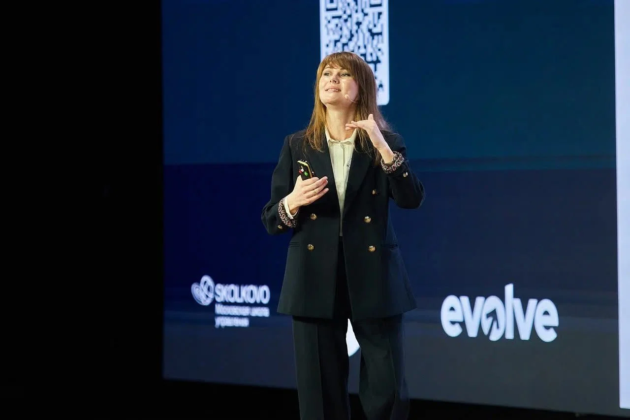 Спикер на сцене IT HR & WELL-BEING Conference